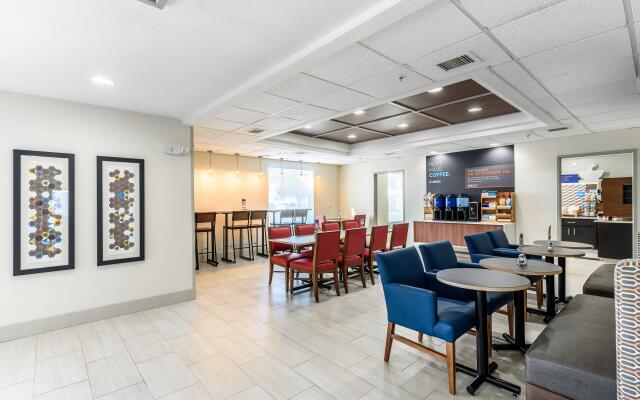 Holiday Inn Express Hotel & Suites Bastrop by IHG