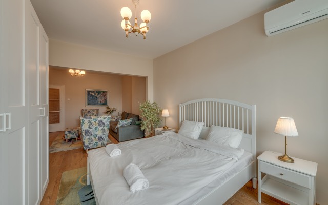 Beautiful Jewel in the TOP Centre