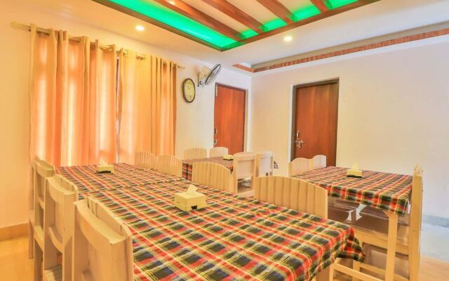 Oyo 647 Hotel Alpine Villa