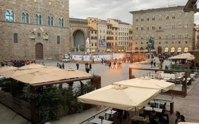 In Piazza della Signoria - Residenza d'Epoca