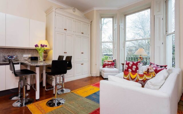 Holland Park Classicism