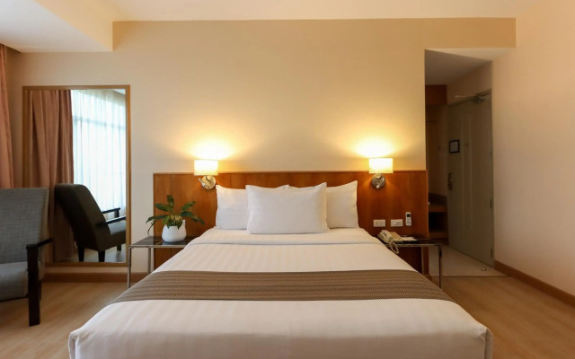 Paseo Premiere Hotel