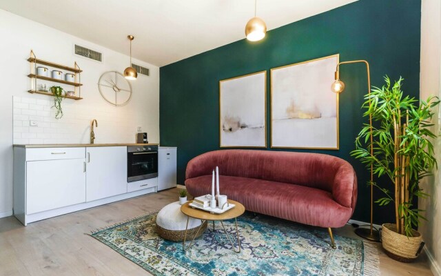 Trendy Balcony Apartments, Ben Yehuda St, Jerusalem