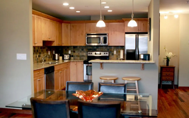 Beautiful Peak Vista - 2BR w Stunning Mt Views