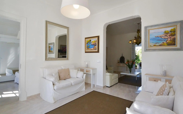 Beautiful villa in Colòn near the beach