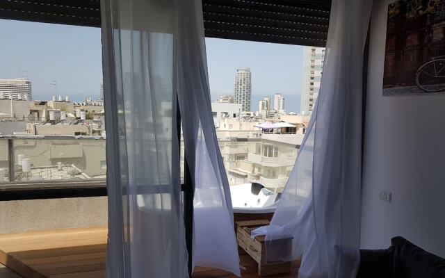 Luxury Apartment in Tel Aviv