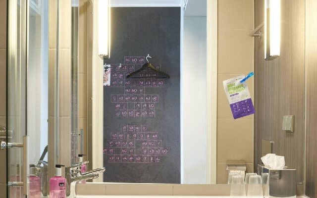 MOXY London Heathrow Airport
