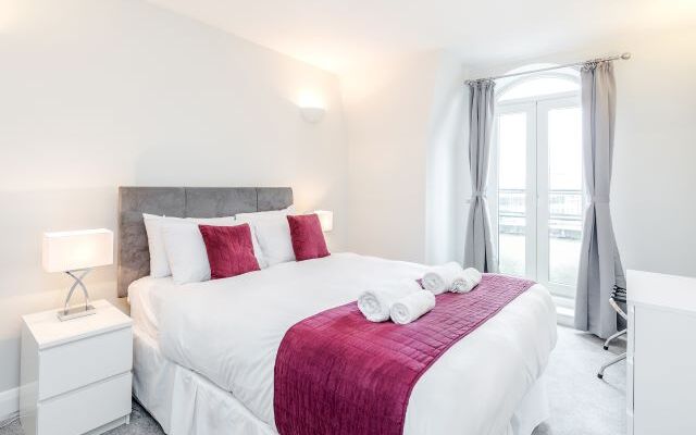 Roomspace Serviced Apartments -Thames Edge