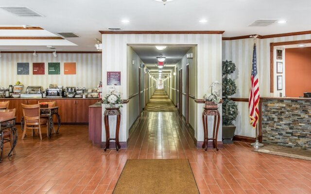 COMFORT INN &amp; SUITES ANN ARBOR
