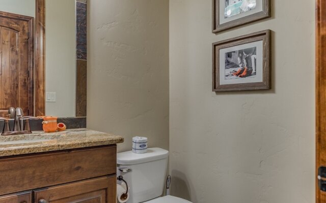 Beyond The Green 4 Bedroom Townhouse by RedAwning