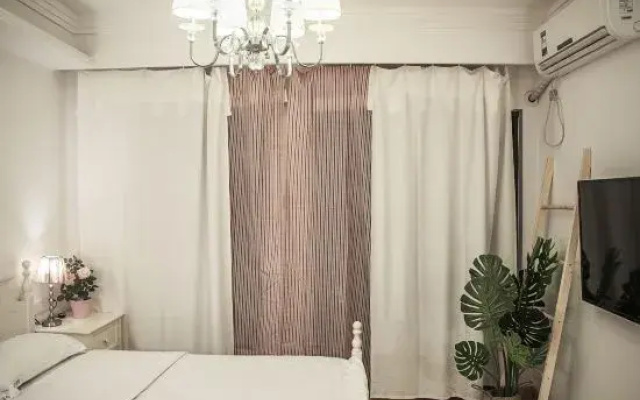 8090 Theme Apartment (Chongqing Xinyang Square)