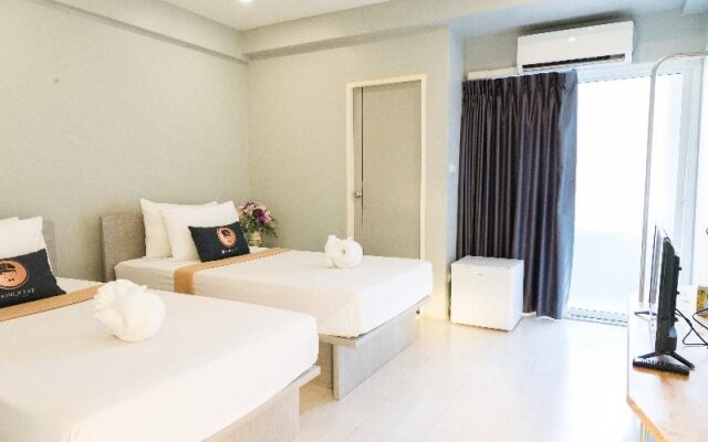 Roomquest Don Muang Airport