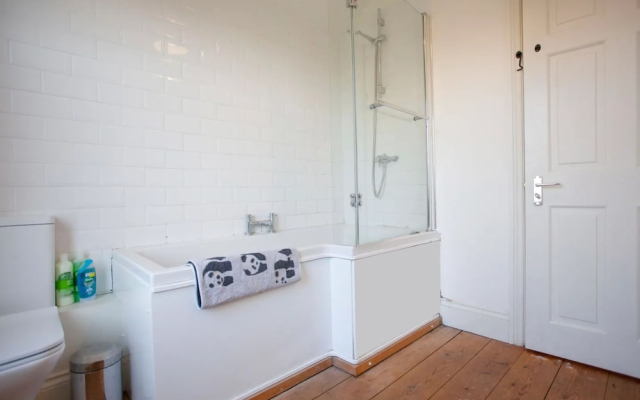 Homely 3 Bedroom House in Bath