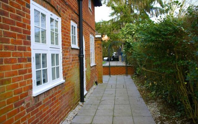 Inviting, Relaxing, 2-bed House-hampstead-london