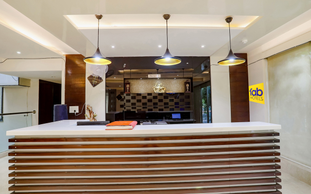 Fabhotel Grand Stay