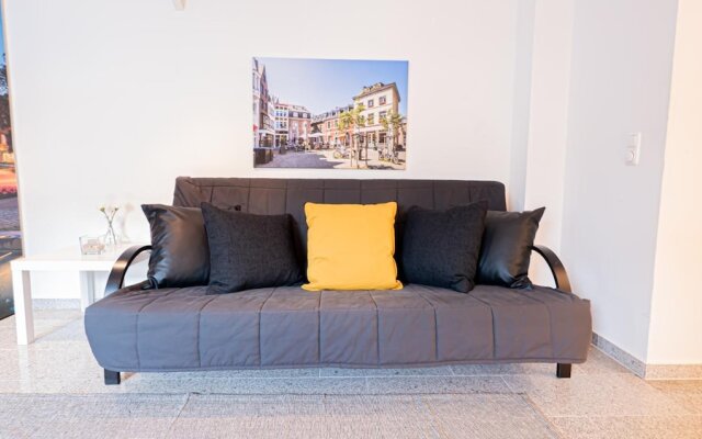 Relax Aachener Boardinghouse Main Train Station