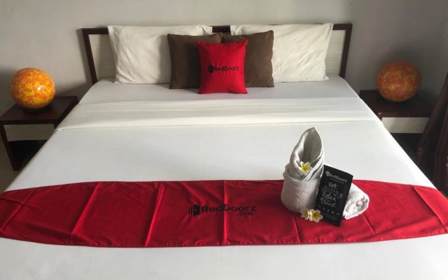 RedDoorz near Jimbaran Beach 2