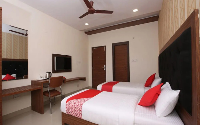 Capital O 14043 Hotel Star Holiday