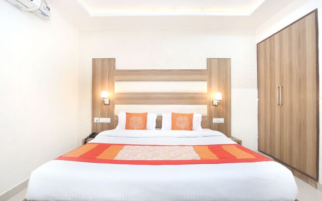 OYO 10940 Hotel Waves