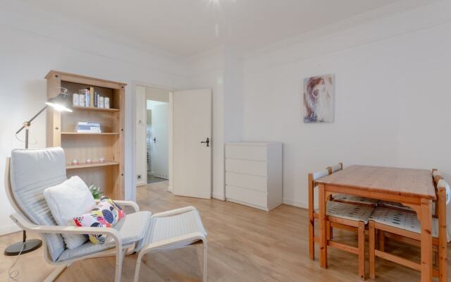 2 Bedroom Apartment in Wapping