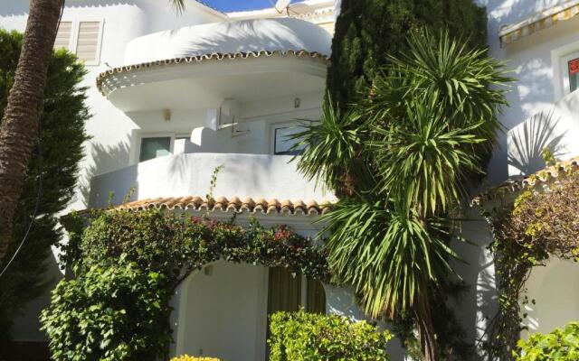 AP2116 Oasis Beach II Marineta