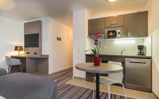 Nemea Appart Hotel Quai Victor Tours Centre