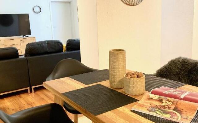 Grand Suite mit Terrasse & Parkplatz - ABC298