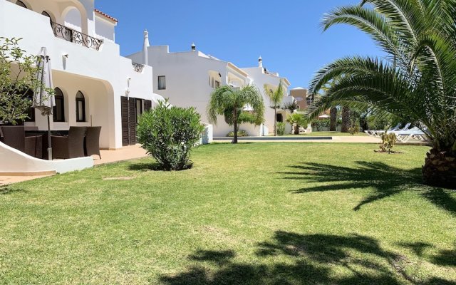 Apartment With 2 Bedrooms in Carvoeiro, With Shared Pool, Enclosed Garden and Wifi - 500 m From the Beach