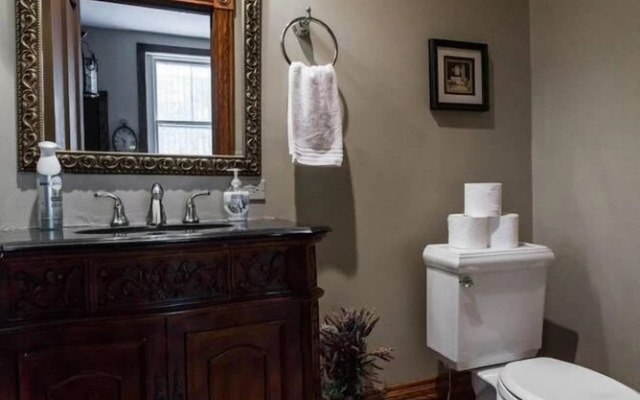 Safe Spacious Mansion Indowntown