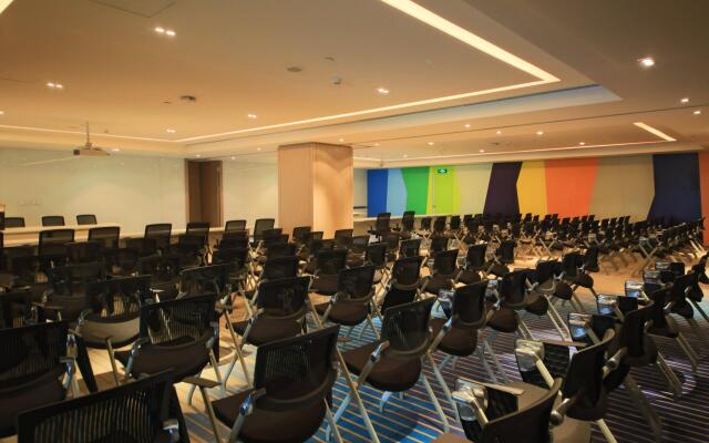 Holiday Inn Express Yingkou Onelong Plaza by IHG