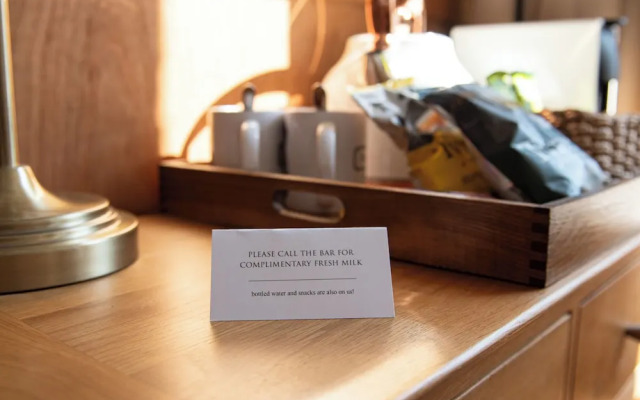 The Old Farmhouse Pub & Rooms