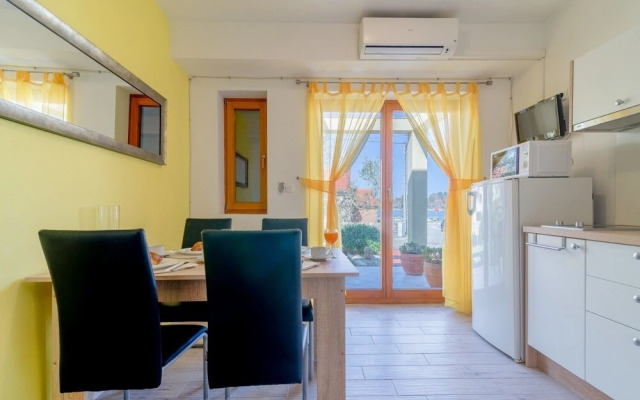 Bosko - 30m From the sea With Parking - A3