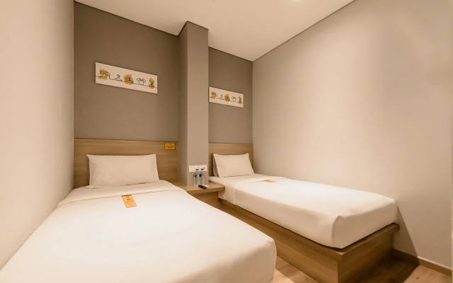 Yellow Bee Tanah Abang