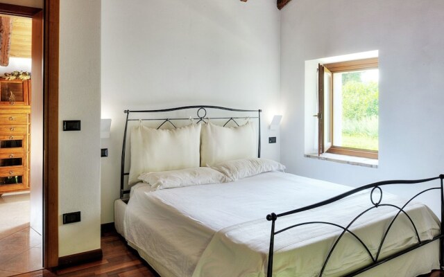 Apartment in Costermano With Garden, Sauna, Swimming Pool