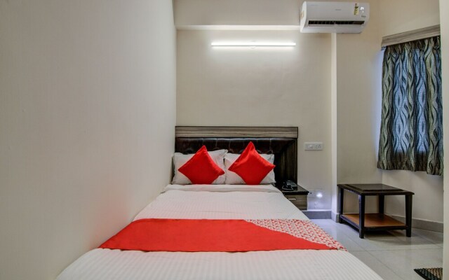 OYO 16120 Balajee Classic Inn