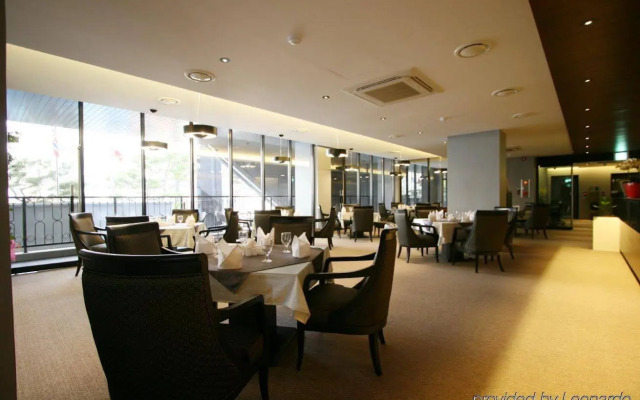 Oscar Suite Hotel