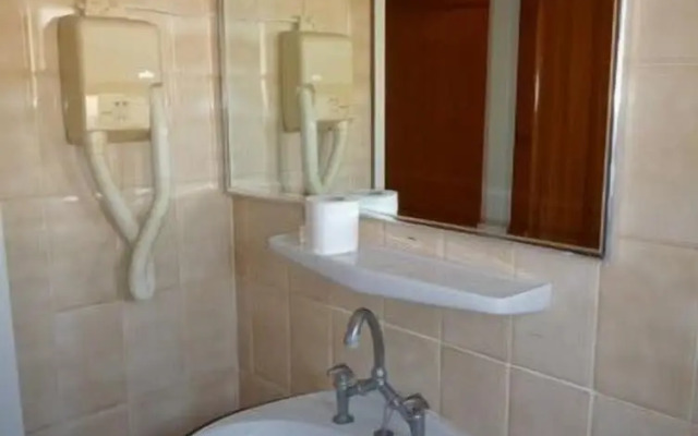 Haris Apartments