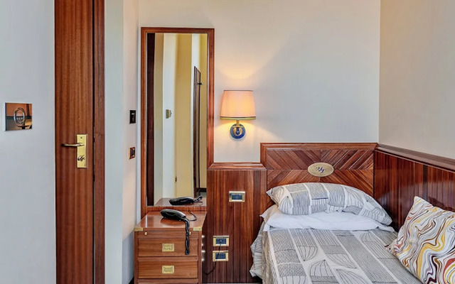 Hotel in Cecina just 100 mt from the sea