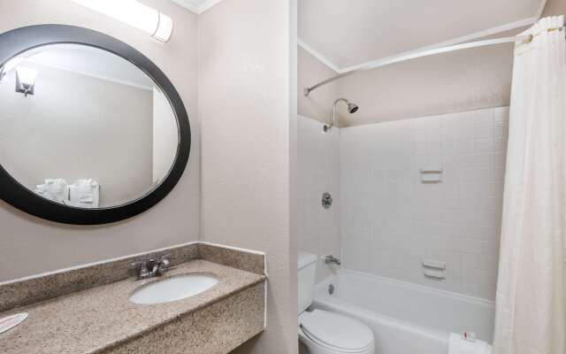 Travelodge by Wyndham Aberdeen