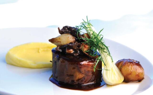 Vann Spa Hotel and Conference