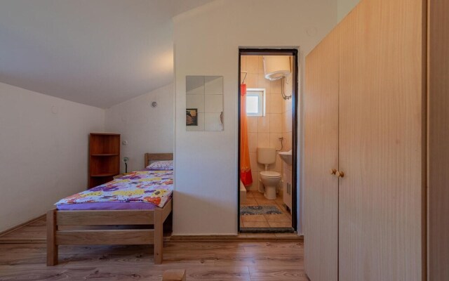 Stunning Apartment in Vir With Wifi and 2 Bedrooms