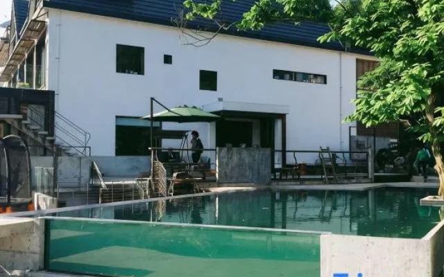 Moganshan Beagle Angel Sanctuary – Outside – Huzhou