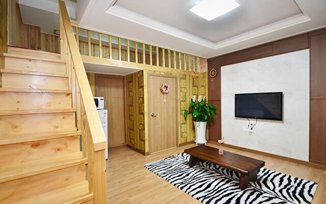 Yeosu Rainbow Pension