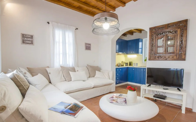 Mykonos Psarrou villa for 18 persons by VillaRentalsgr