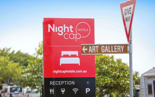 Nightcap at Marine Hotel