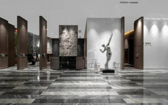 Phoenix International Hotel