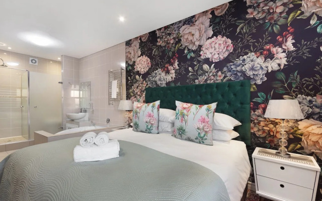 Penthouse F23 Seaside Village