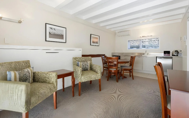 The Parnell Hotel & Conference Centre