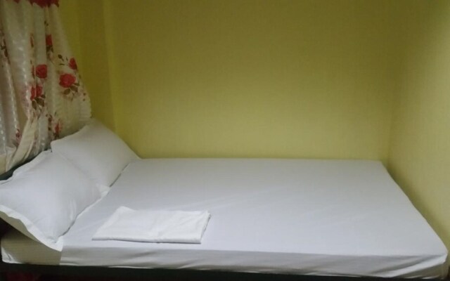 RMS Travellers Inn - Hostel