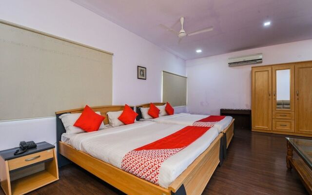 Oyo 16633 Green City Club House